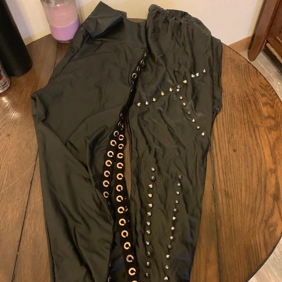 Two women’s pair of leather pants - Picture 1 of 7
